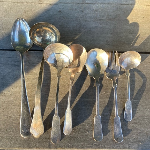 Vintage | Bundle of 7 Silverplated Serving Utensils - Picture 1 of 14